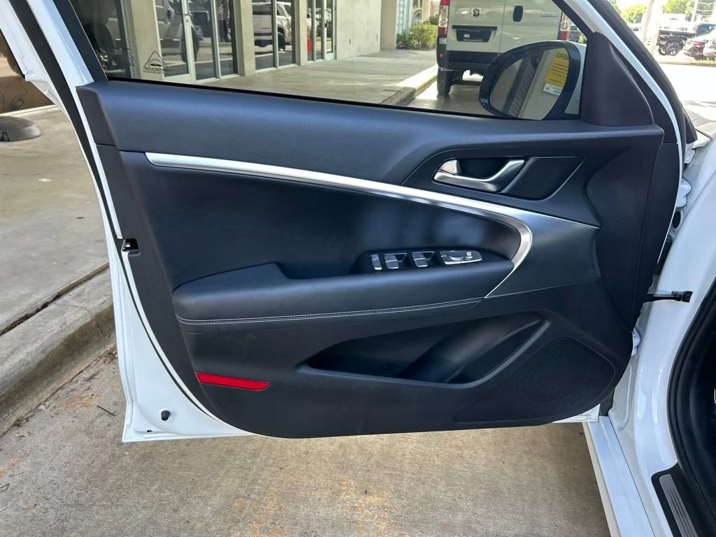 Used 2026 White Genesis 2.5T image 37