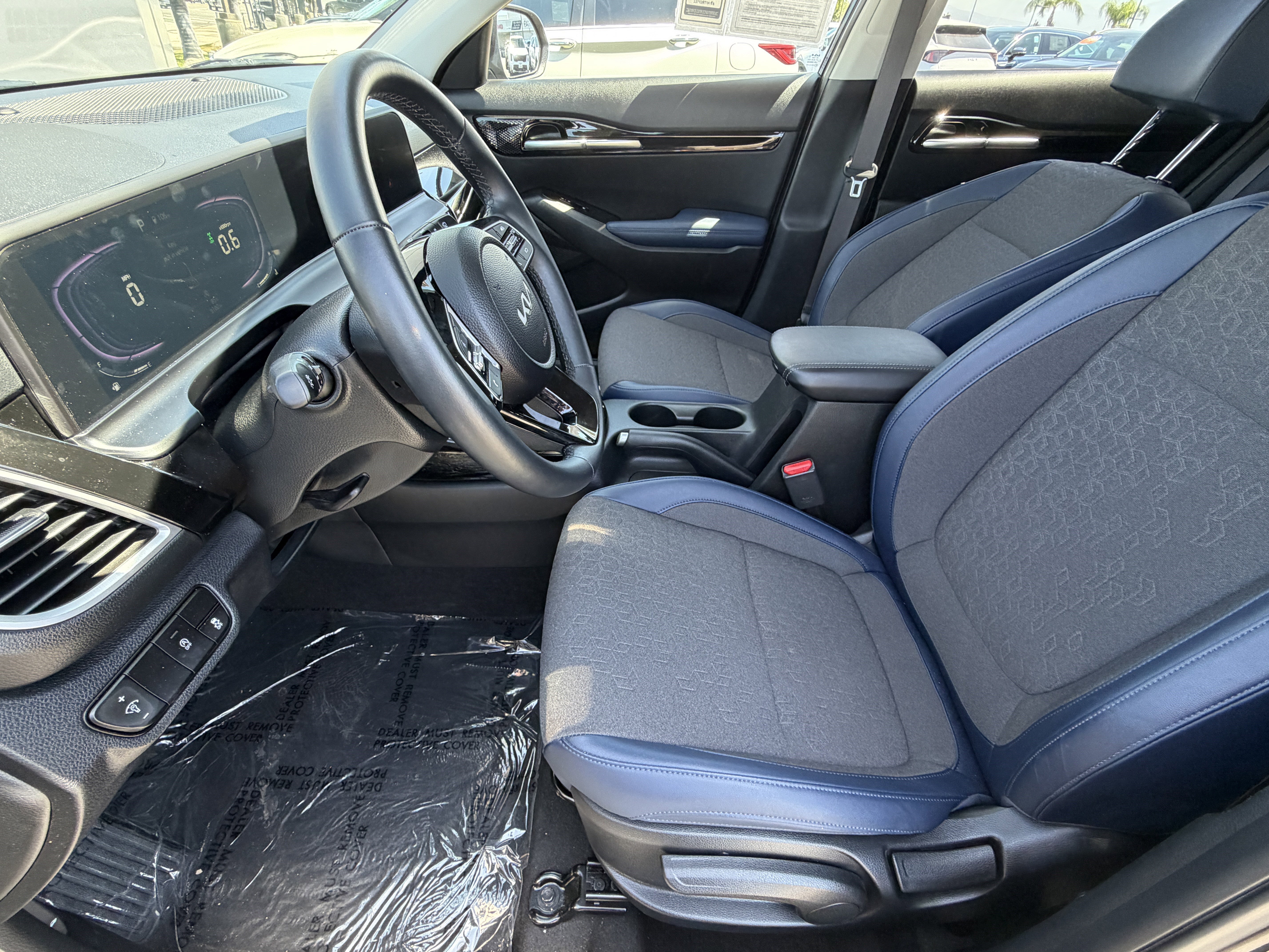 2025 Kia Seltos S - Photo 15
