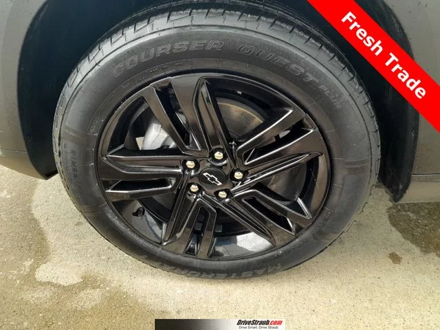 Used 2025 Green Chevrolet ACTIV image 9