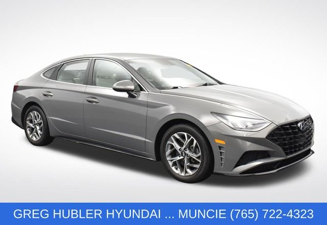 Used 2023 Gray Hyundai SEL image 1