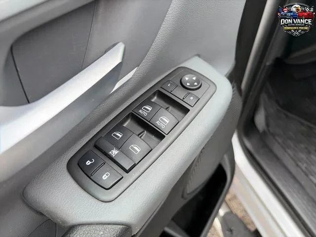 Used 2022 Silver RAM BIG HORN image 12