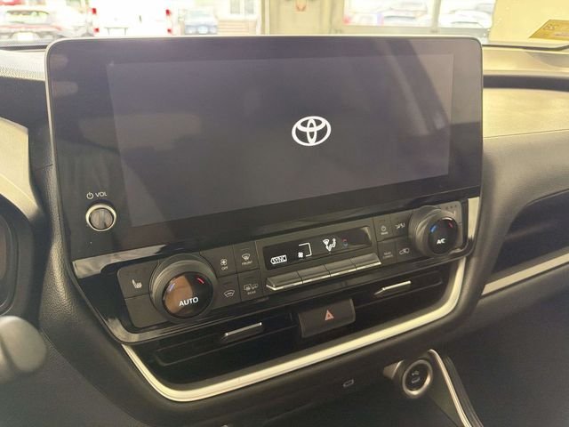 Used 2024 White Toyota XLE image 23