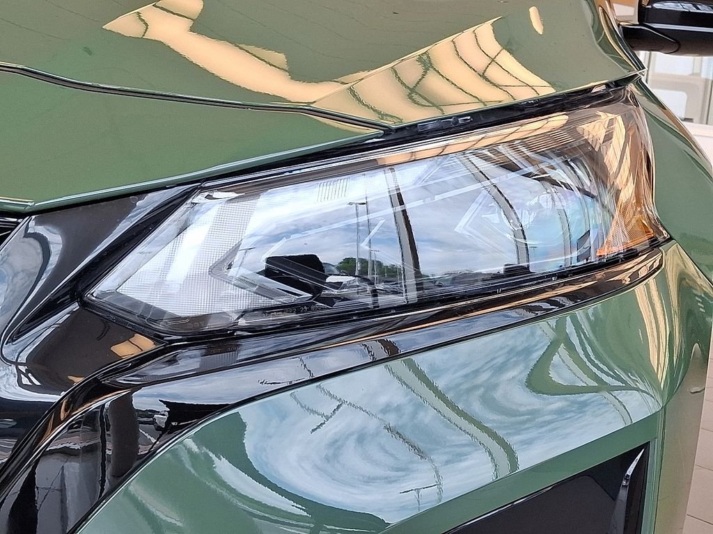 New 2026 Tactical Green Metallic / Super Black Two-tone Nissan SR image 7