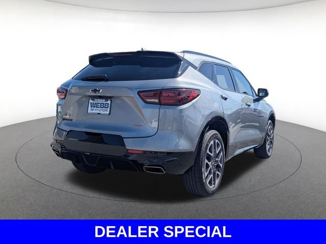 Used 2025 Gray Chevrolet RS image 9
