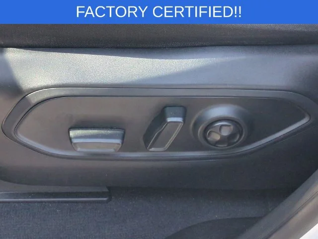 Used 2024 White Jeep Laredo image 17