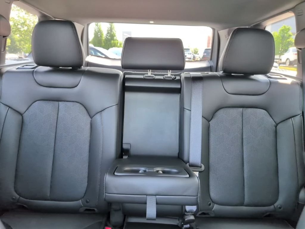 New 2026 Red Hot Pearlcoat Jeep Latitude image 24
