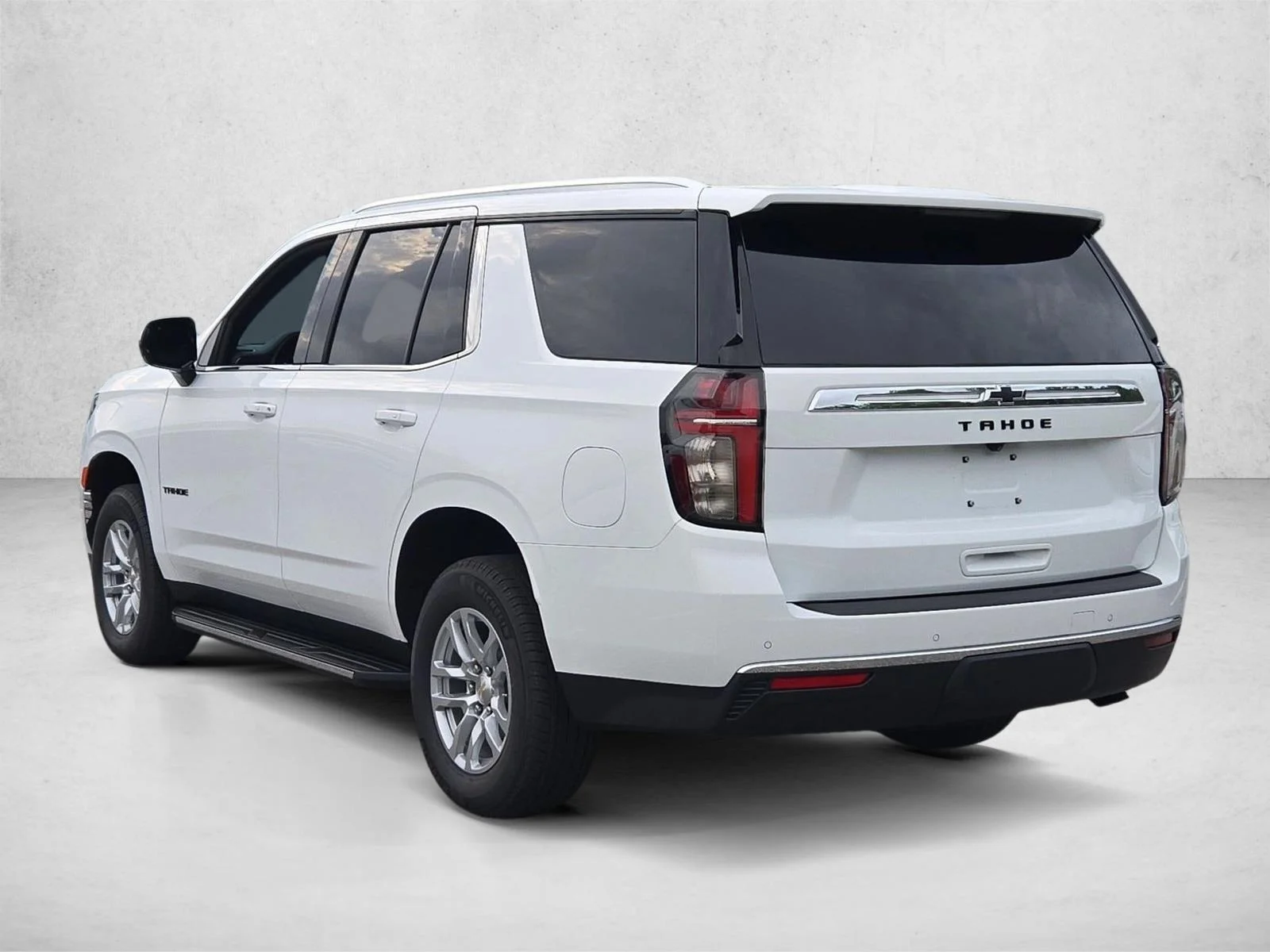 Used 2024 Summit White Chevrolet LS image 7