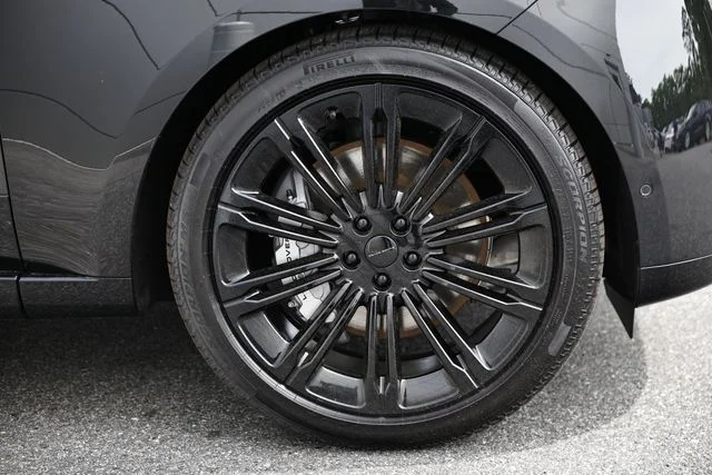 New 2026 Santorini Black Land Rover SE image 11