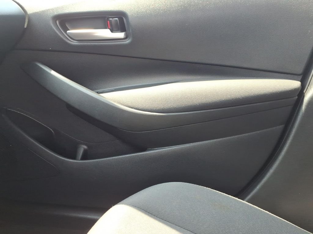 Used 2021  Toyota LE image 24
