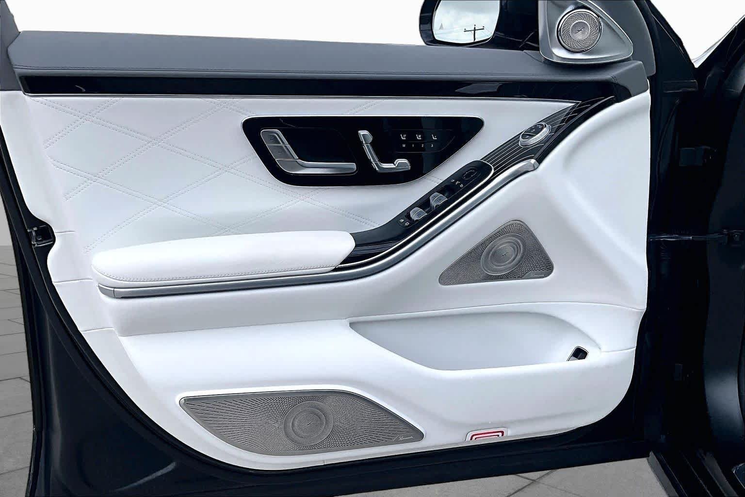Used 2024 MANUFAKTUR Signature Night Black Magno Mercedes-Benz Maybach S 680 image 20