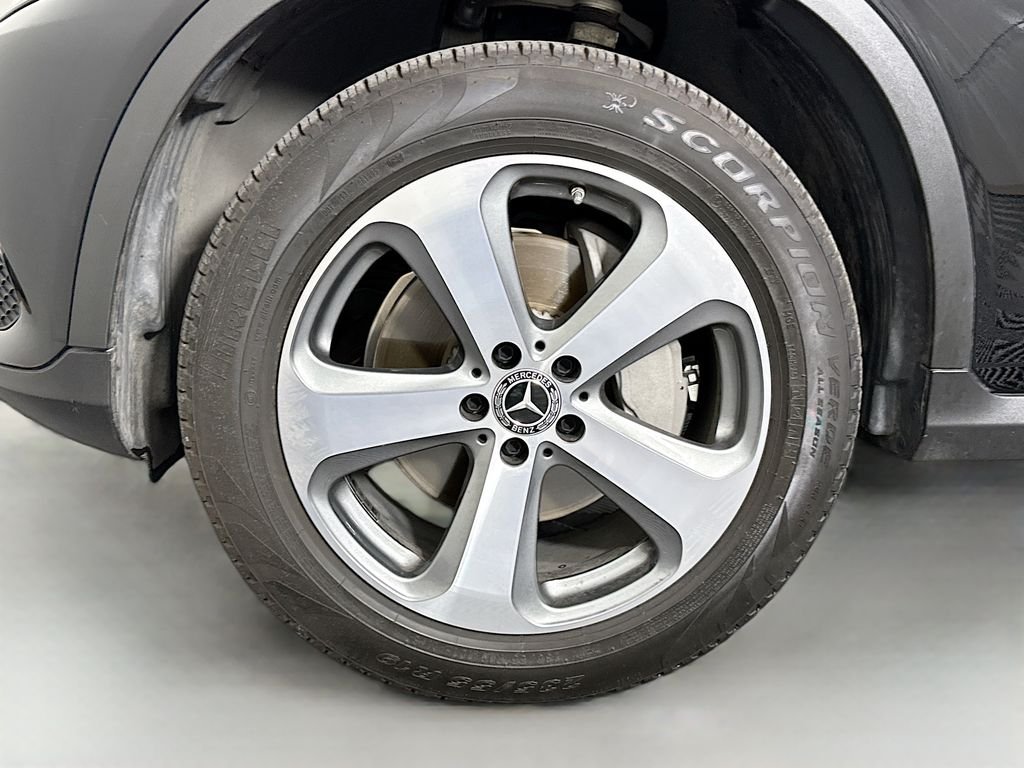 Used 2019  Mercedes-Benz GLC 300 image 31