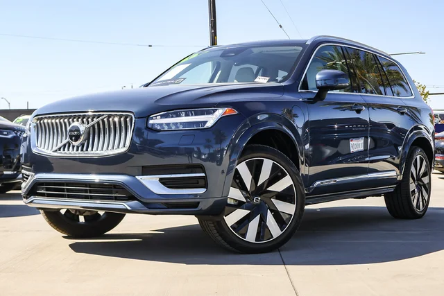 2023 Volvo XC90 Recharge Plug-In Hybrid T8 Plus 6 Passenger