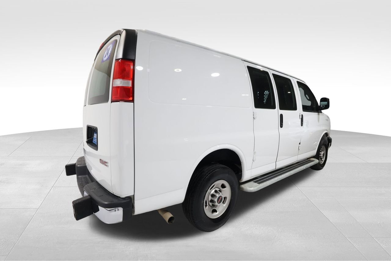 2024 Gmc Savana Cargo 2500 photo 4