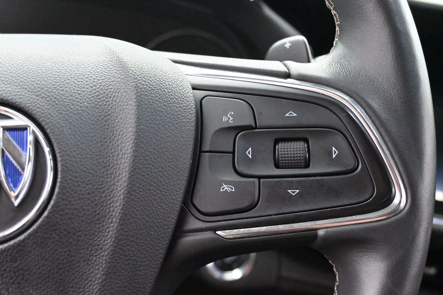 Used 2023 Moonstone Gray Metallic Buick Preferred image 20