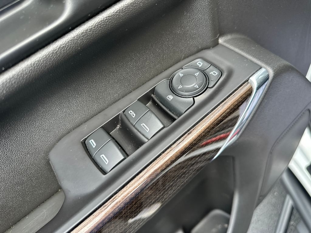 Used 2021 White Chevrolet LT Trail Boss image 11