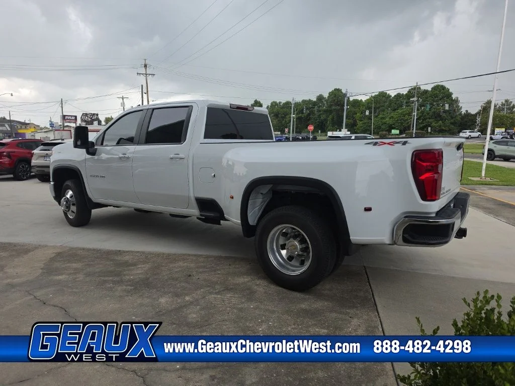 Used 2025 White Chevrolet LT image 6