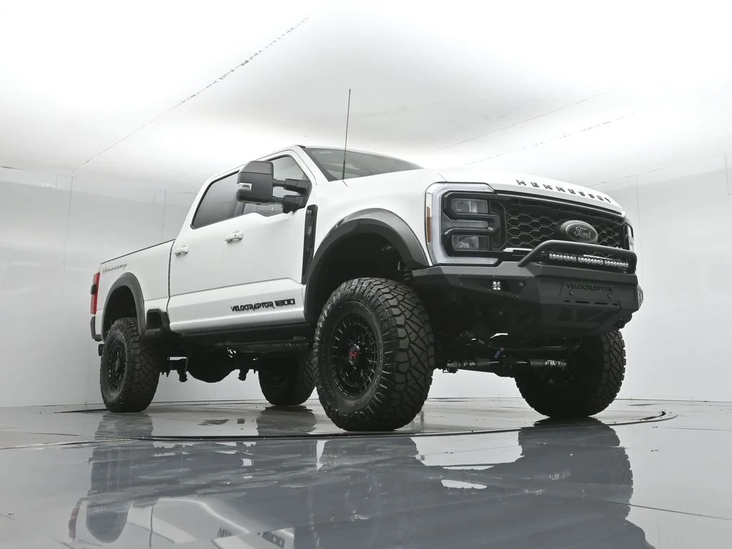 New 2026 Star White Metallic Tri-Coat Ford Lariat image 50
