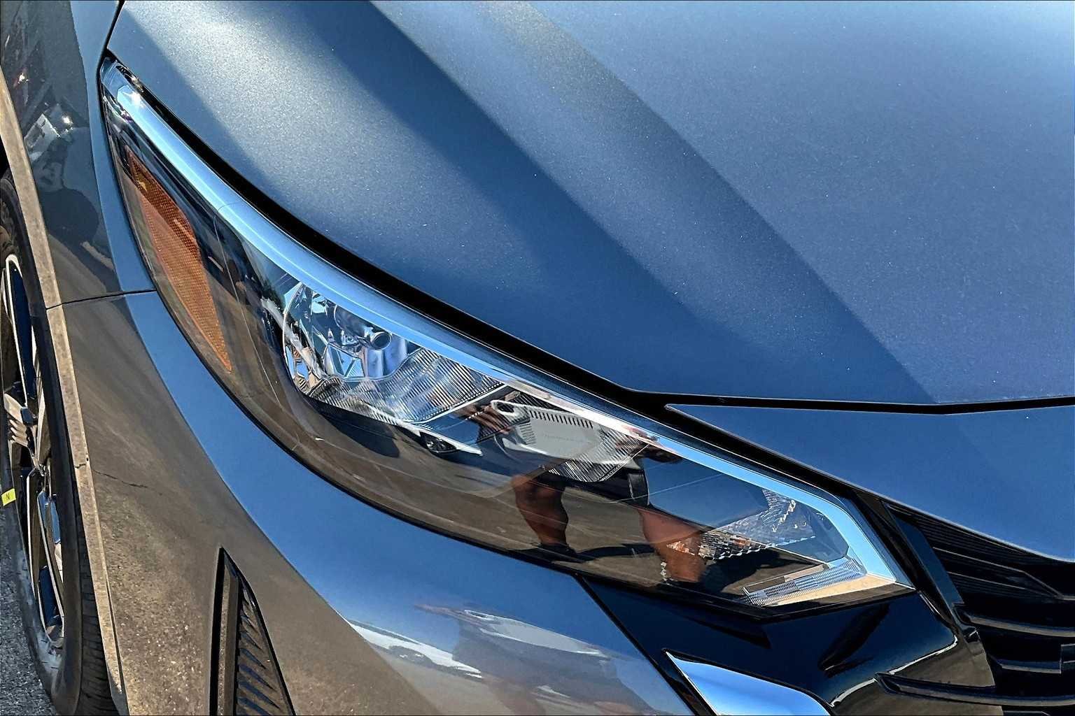 Used 2025 Gun Metallic Nissan SV image 19