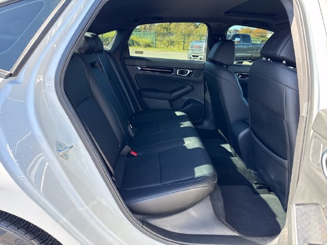 Certified Used 2025 Platinum White Pearl Honda Sport Touring image 12