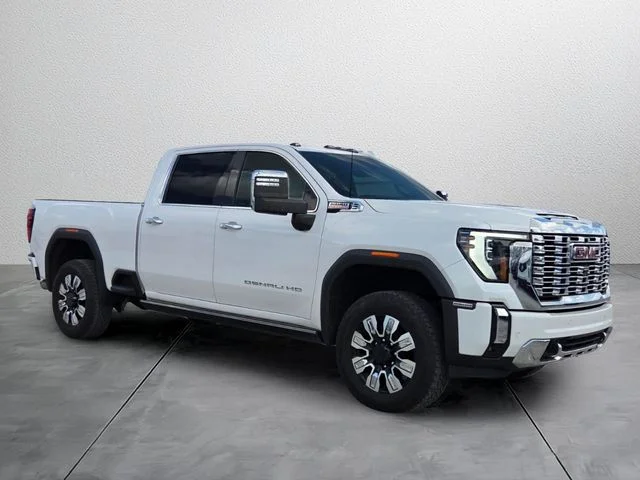 Used 2024 White GMC Denali image 6