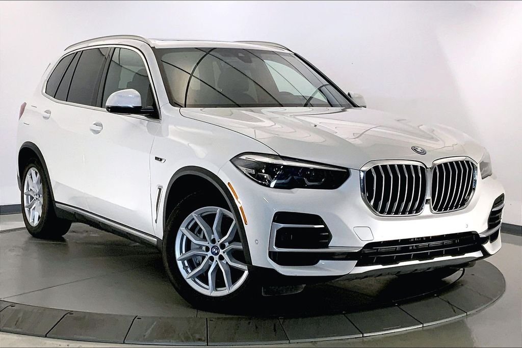 Used 2023 Mineral White Metallic BMW  image 1