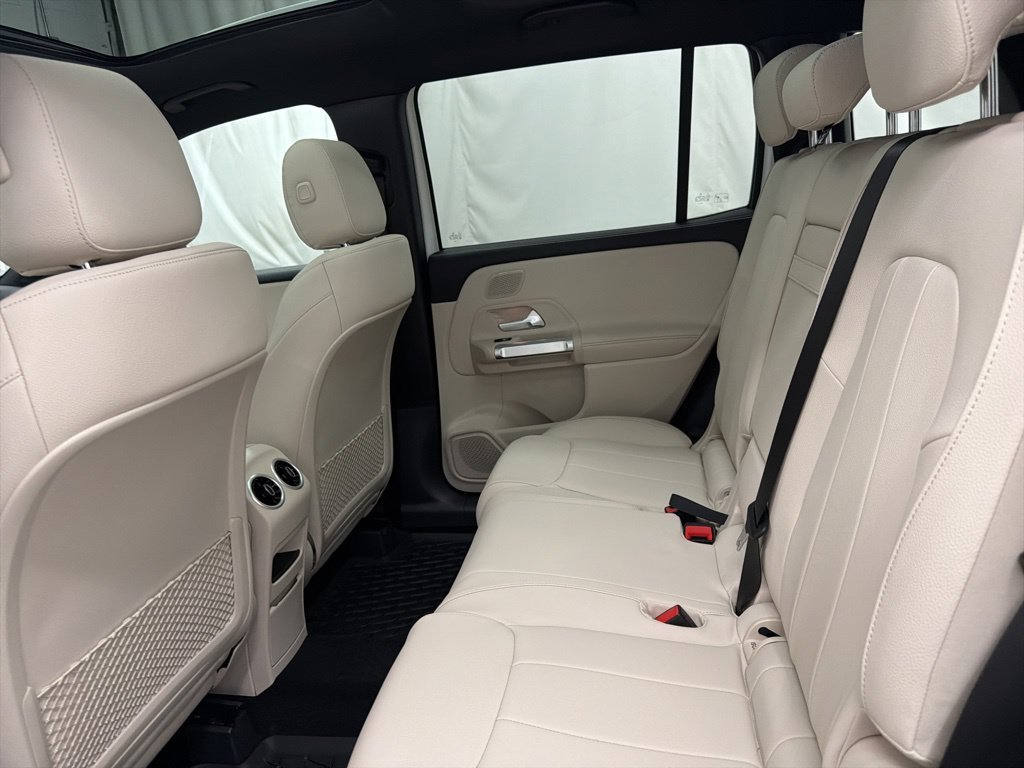 Used 2026 White Mercedes-Benz GLB 250 image 19