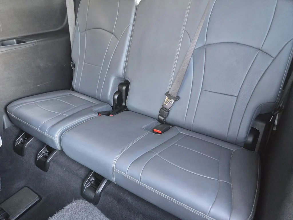 Used 2021 Silver Buick Essence image 34