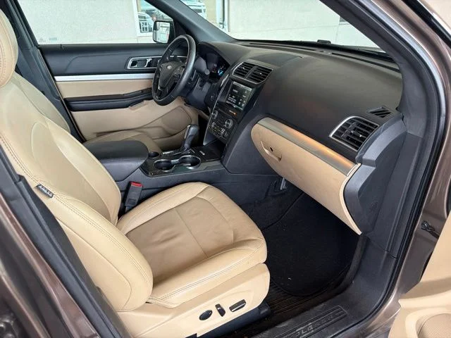 Used 2016 Caribou Metallic Ford XLT image 8