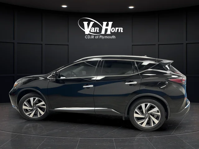 Used 2020 Super Black Metallic Nissan Platinum image 4