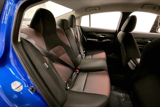 New 2026 Bluestone Pearl/Super Blk Nissan SR image 32