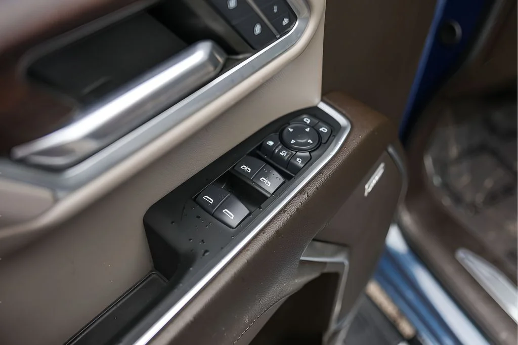 Used 2024 Blue GMC SLT image 26