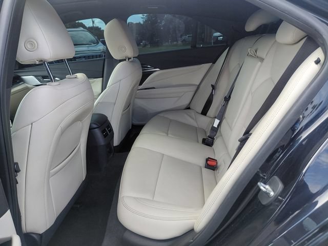Used 2021 DARK MOON BLUE METALLIC Cadillac Luxury image 14