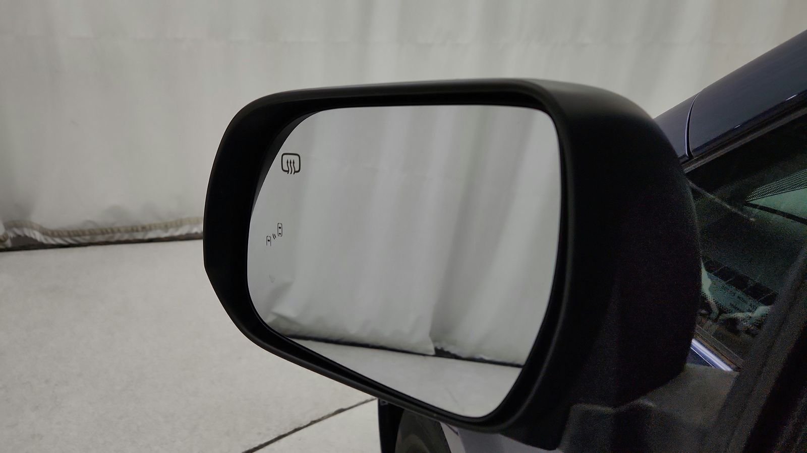 Used 2019 Beige Toyota XLE Premium image 28