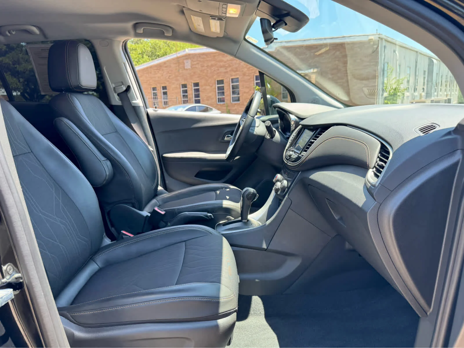 Certified Used 2020 MOSAIC BLACK METALLIC Chevrolet LT image 11