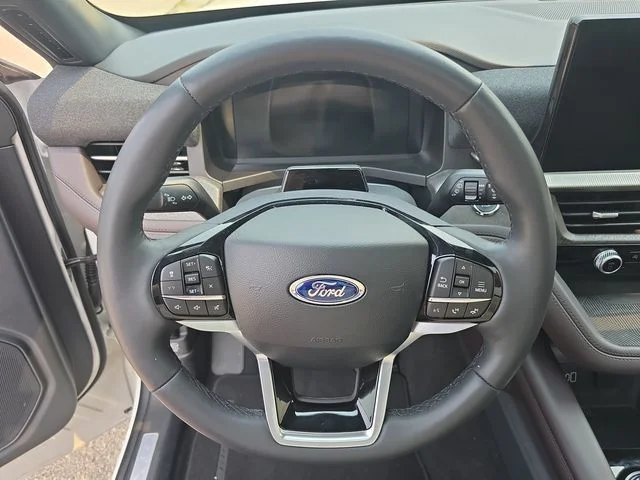 2026 Ford Explorer Platinum - Photo 25