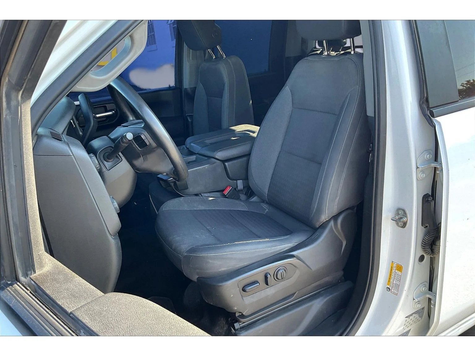 Used 2023 SUMMIT WHITE Chevrolet Custom image 17
