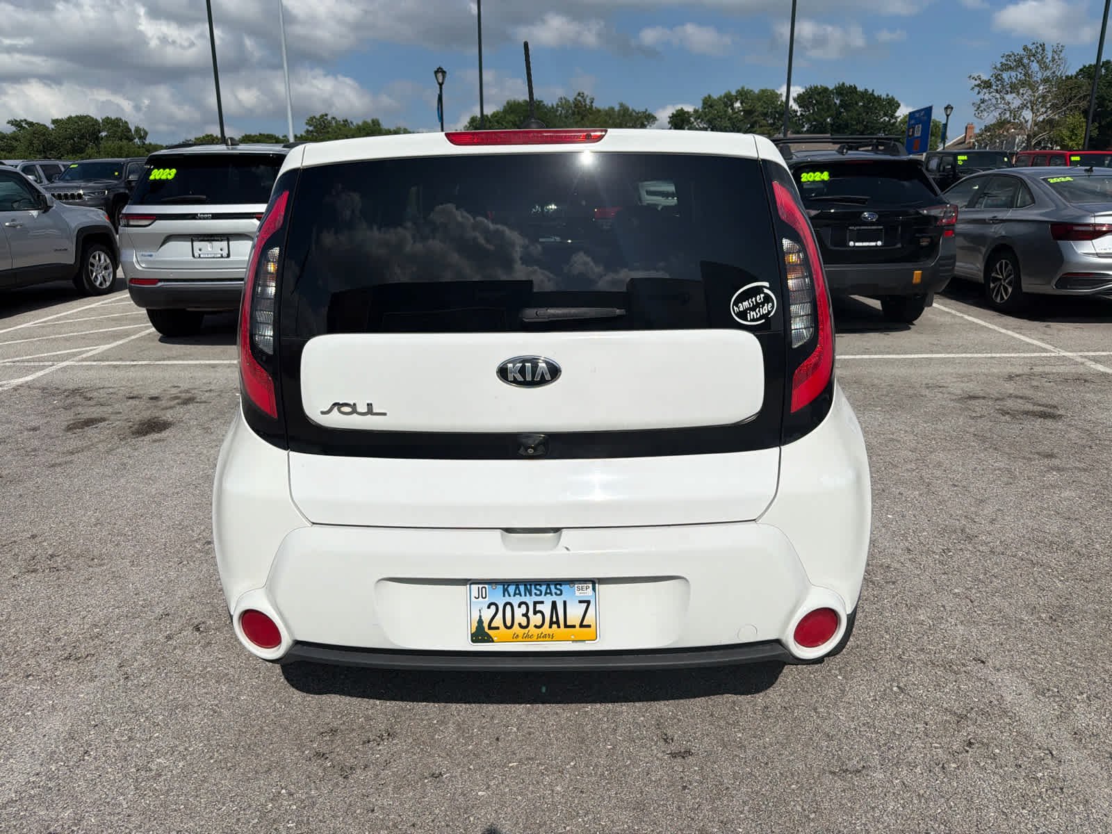 Used 2015 Clear White Kia ! image 4