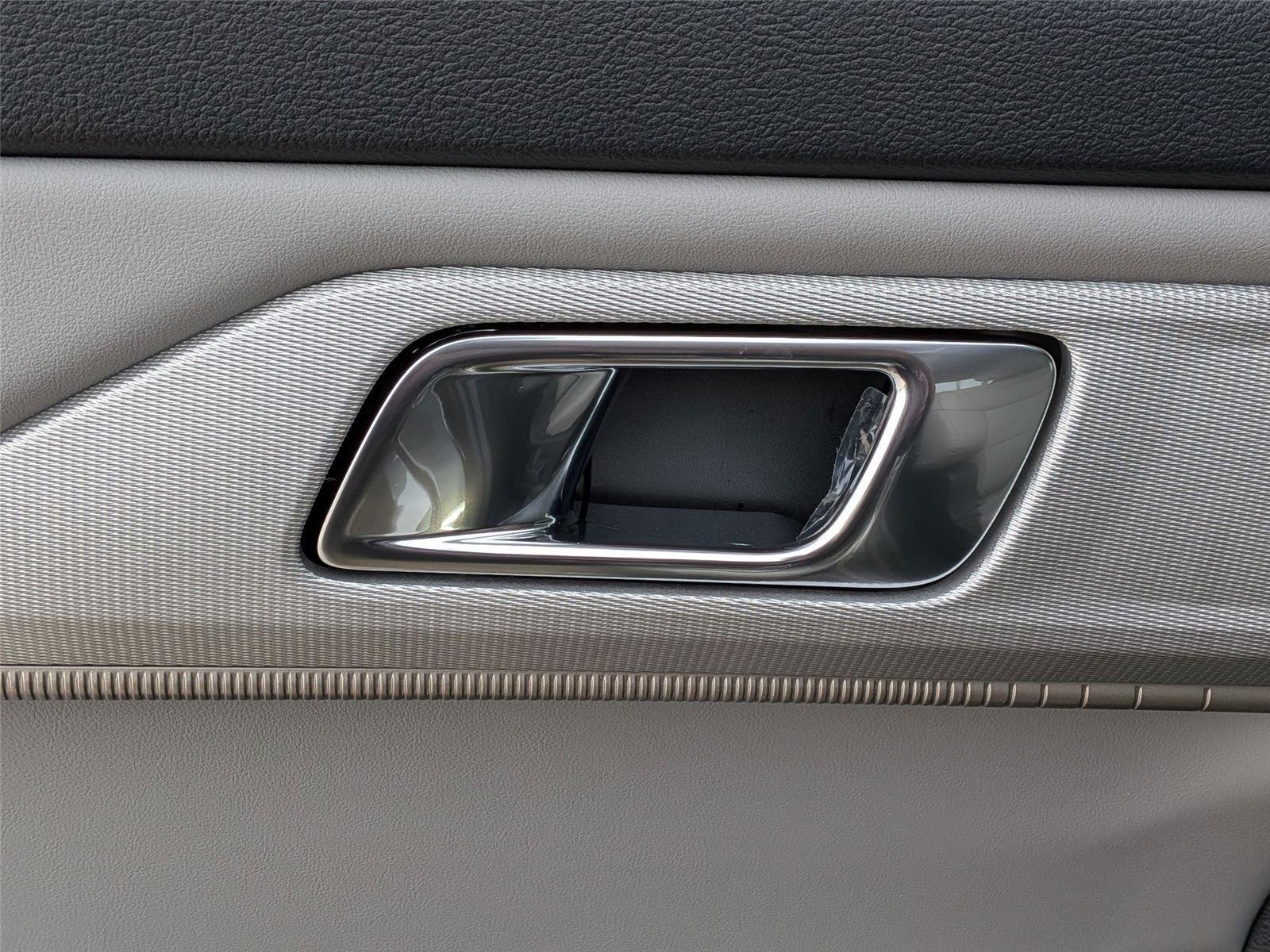 New 2026 Carbonized Gray Metallic Ford Active image 27