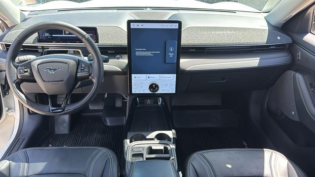 Used 2025 White Ford Premium image 28