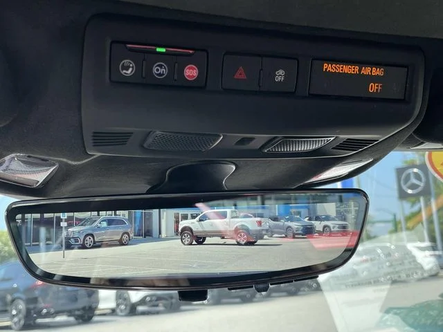Used 2022 Red Chevrolet Stingray image 19