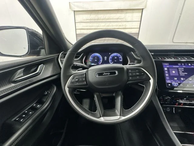 Used 2025 Red Jeep Altitude image 12