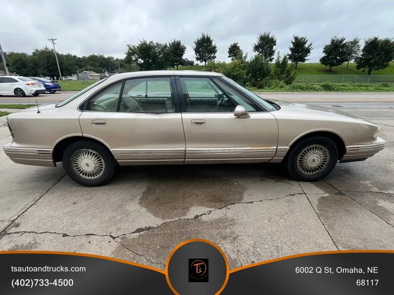Used 1998 Gold Oldsmobile Sedan 4D image 5