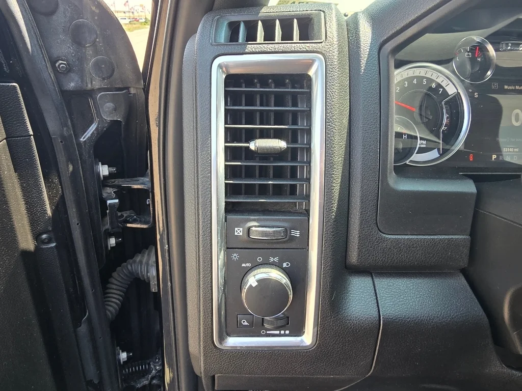 Used 2022 Diamond Black Crystal Pearlcoat Ram Warlock image 20