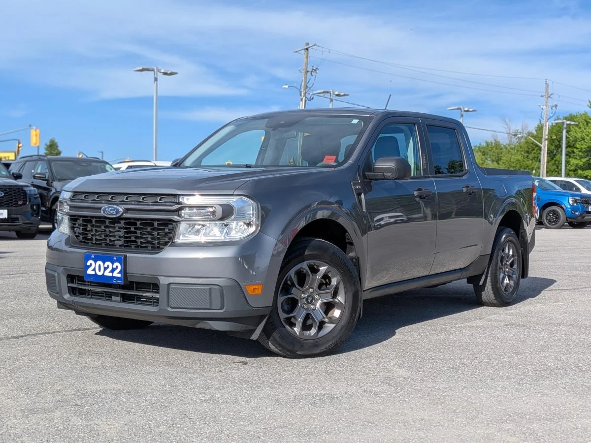 Used 2022 Grey Ford Awd Supercrew Xlt image 1