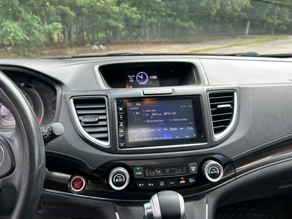 Used 2015 Silver Honda EX-L image 17