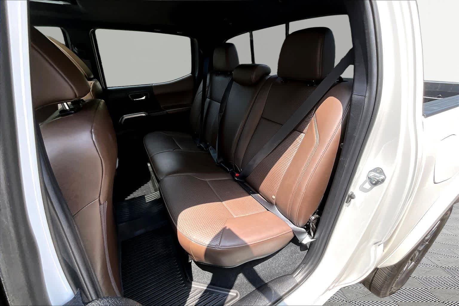 Used 2023 Ice Cap Toyota Limited image 21