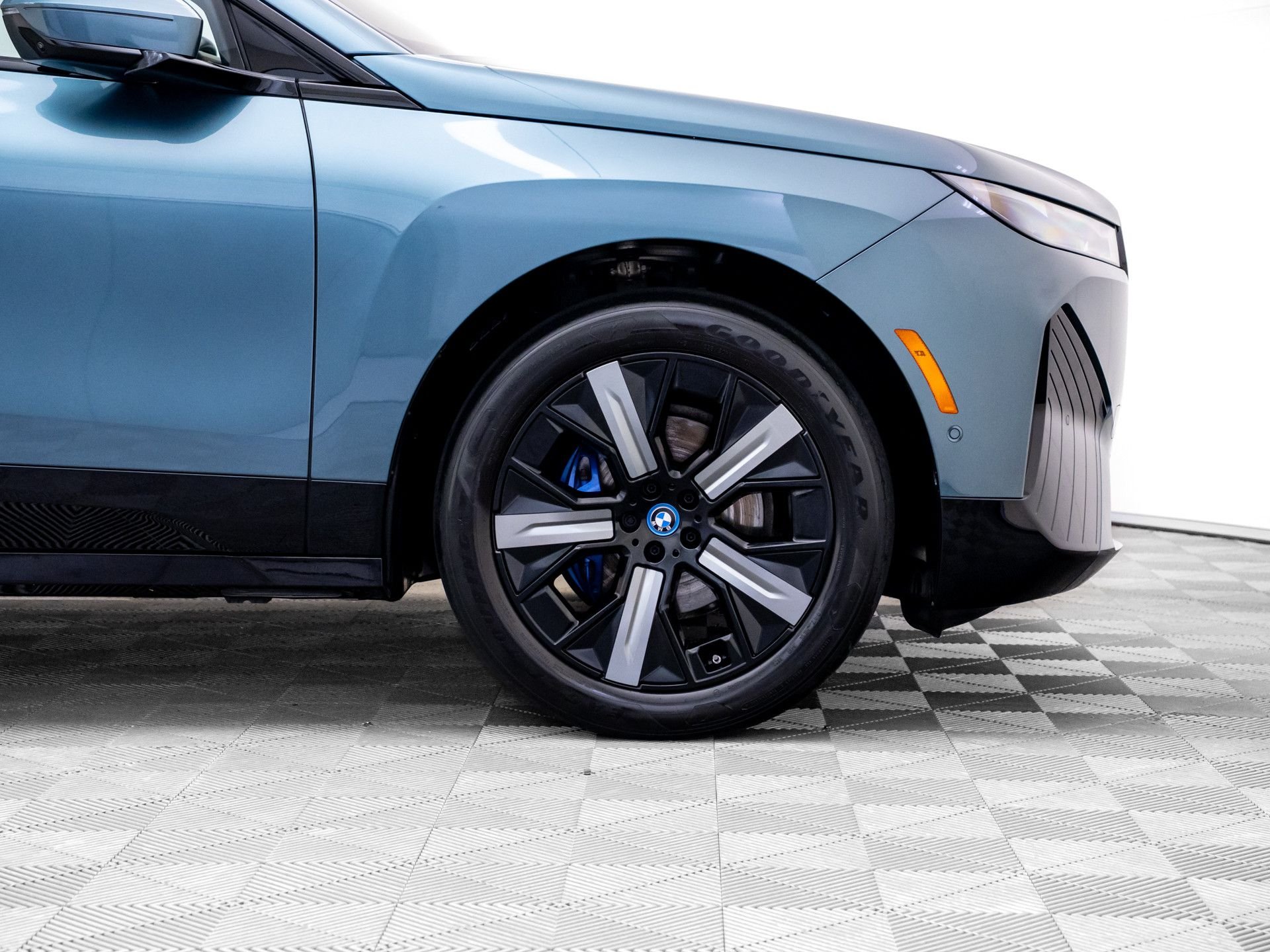 Used 2024 Blue BMW xDrive50 image 35
