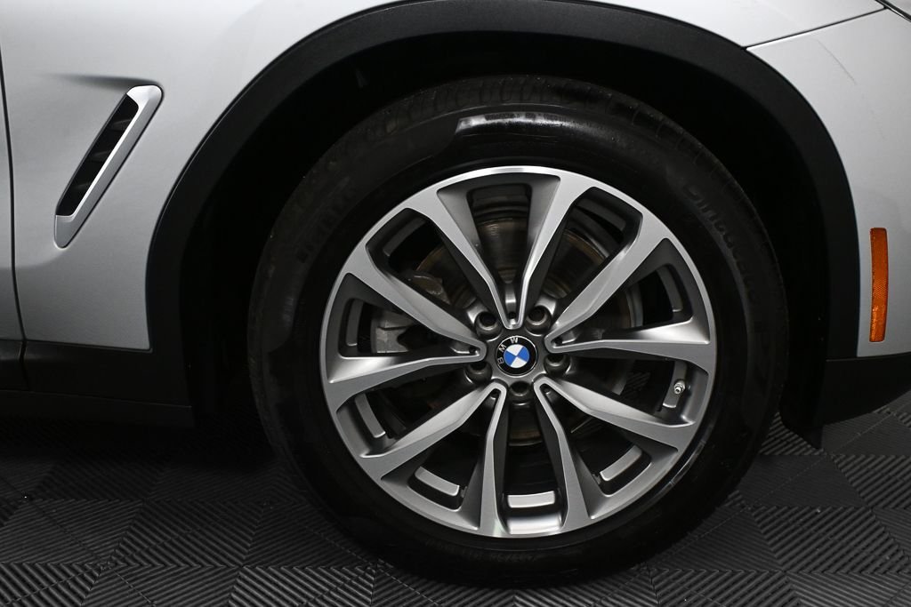 Used 2019 Silver BMW sDrive30i image 34