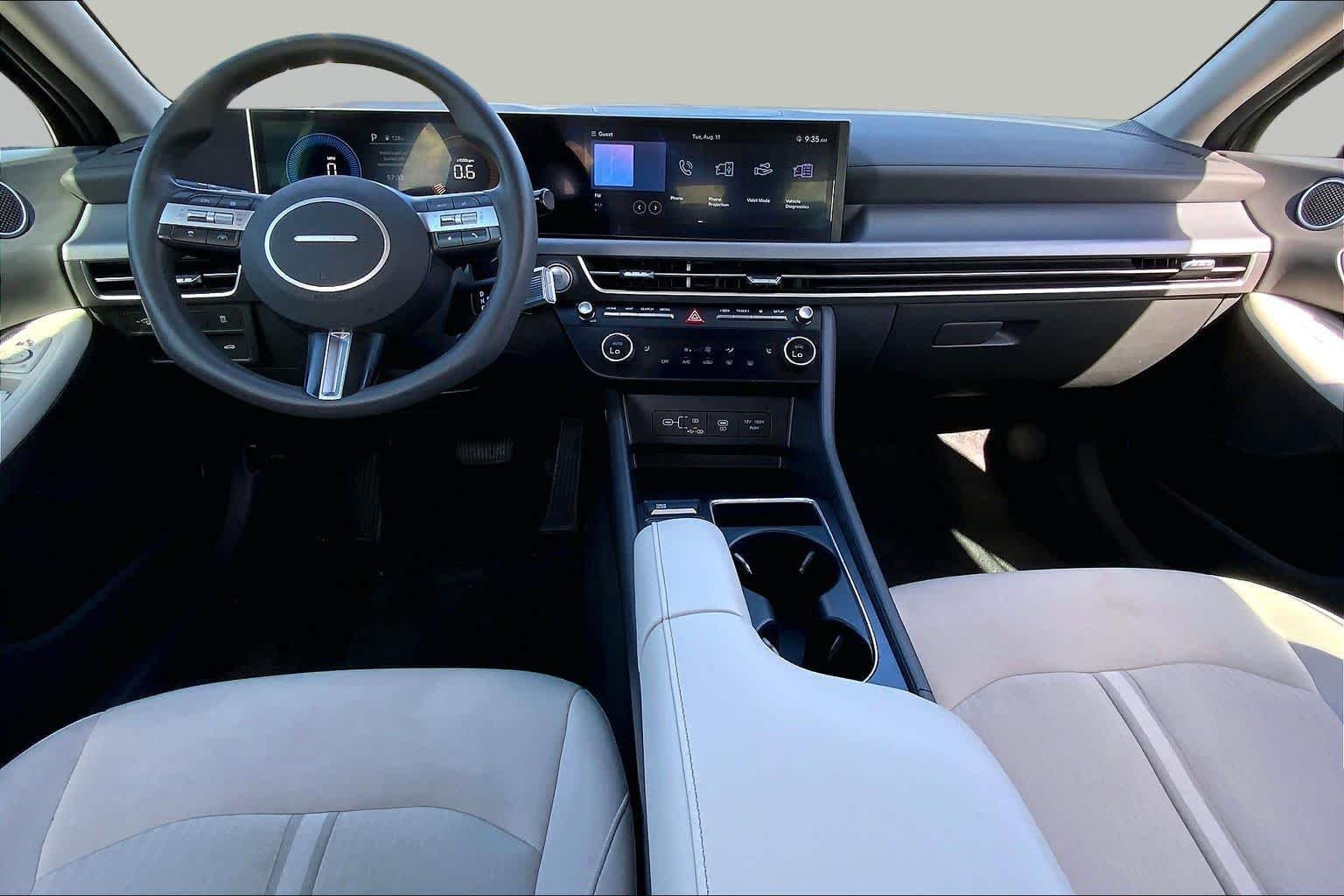 Used 2025 Abyss Black Hyundai SEL image 13