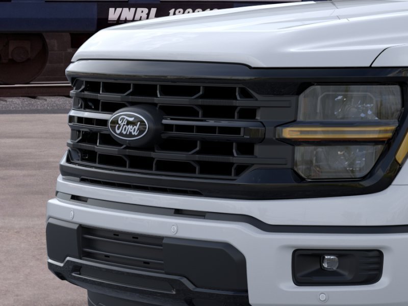 New 2026 Oxford White Ford XLT image 17